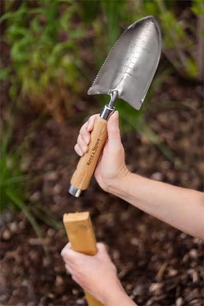 Prime Retreat Classic Keyhole Garden Bed and Trowel
