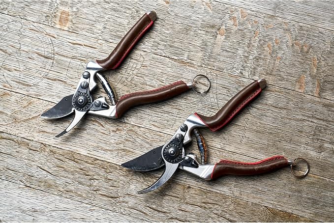 FELCO 6 ELITE Pruning Shears – 7.7" Swiss-Made Garden Clippers with Leather-Wrapped Handle for Medium Right Hands | Hand Pruners for Gardening | Garden Tool Cutter with Bypass Blade, Aluminum Body
