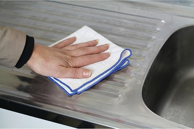 Why Microfiber Works Better for Everyday Cleaning