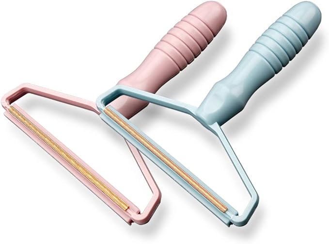 2 Pack Portable Lint Remover, Manual Fabric Shaver, Reusable Pet Hair Remover for Carpet, Clothing, Furniture, Couch Blue Pink 2pcs