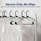 SereneLife Plastic Hangers 200 pcs, Non-Slip Heavy Duty Clothes Hanger Set with 360° Swivel Hook, Smooth Finish to Protect Fabric, Lightweight, Ultra-Thin Hangers for Coats and Other Clothes (Black)