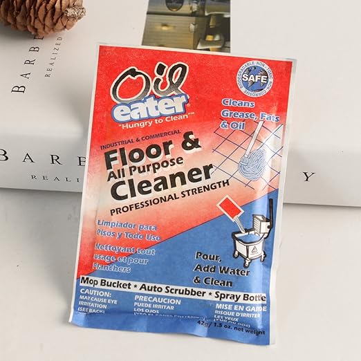 Oil Eater AOF42G01801 All-Purpose Powdered Floor Cleaner - 1.5 oz. Packet, White