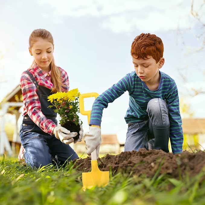 Mototo 4 Pieces 16 Inch Beach Shovels Large Beach Spades Multicolor Sand Shovels with Wooden Handle Plastic Shovel for Digging Beach Sandbox Snow Garden Toys Set for Kids Adults (4 Pack, Light Series)