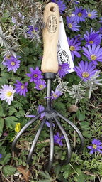 DeWit 5-Tine Hand Cultivator – Tempered Boron Steel Claw Tool for Weeding, Aerating & Debris Removal – Ash Hardwood Handle – Compact Garden Tool – 11” Long