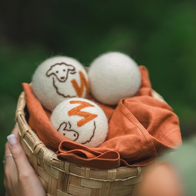 Woolly’s Wool Dryer Balls (Pack Of 3) | 100% Pure New Zealand Wool | Reduces Drying Time up to 40% | Chemical-Free Fabric Softener (3)