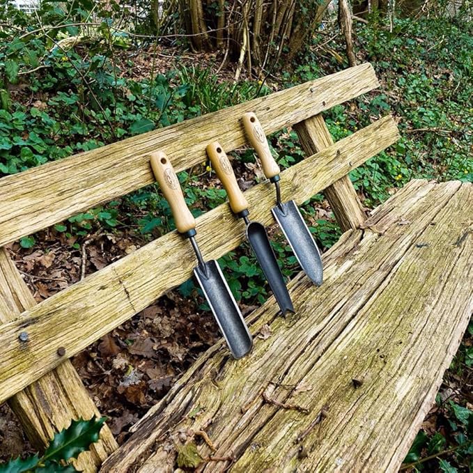 DeWit Forged Transplant Trowel with Short Handle, Lightweight & Durable Garden Tool with Comfortable Grip for Planting, Digging & Transplanting